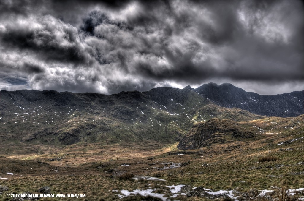 Bruised clouds - Snowdonia