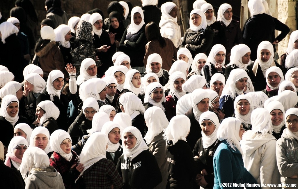 More girls waiting - West Bank 2011